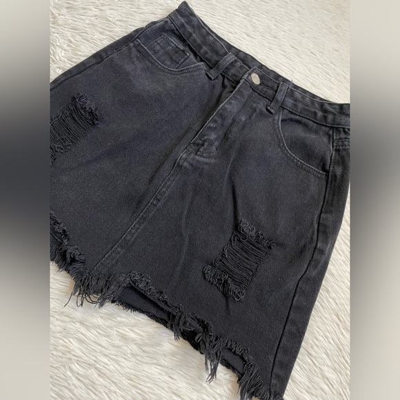 Distressed Black denim mini skirt - Picture 10 of 16